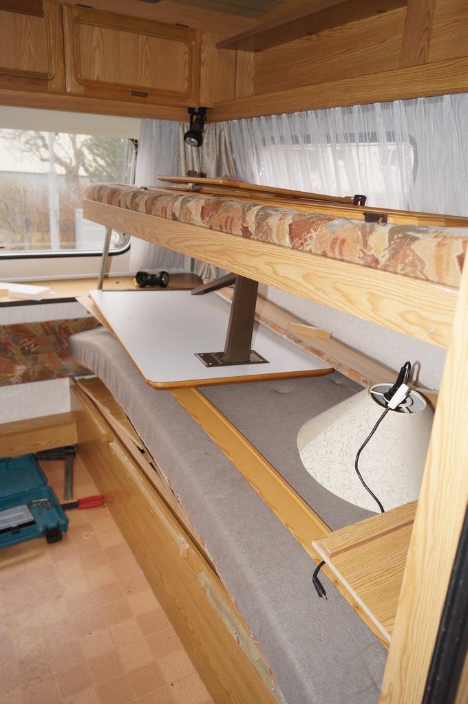 Soffan och våningssängen i Burstner 590 -91