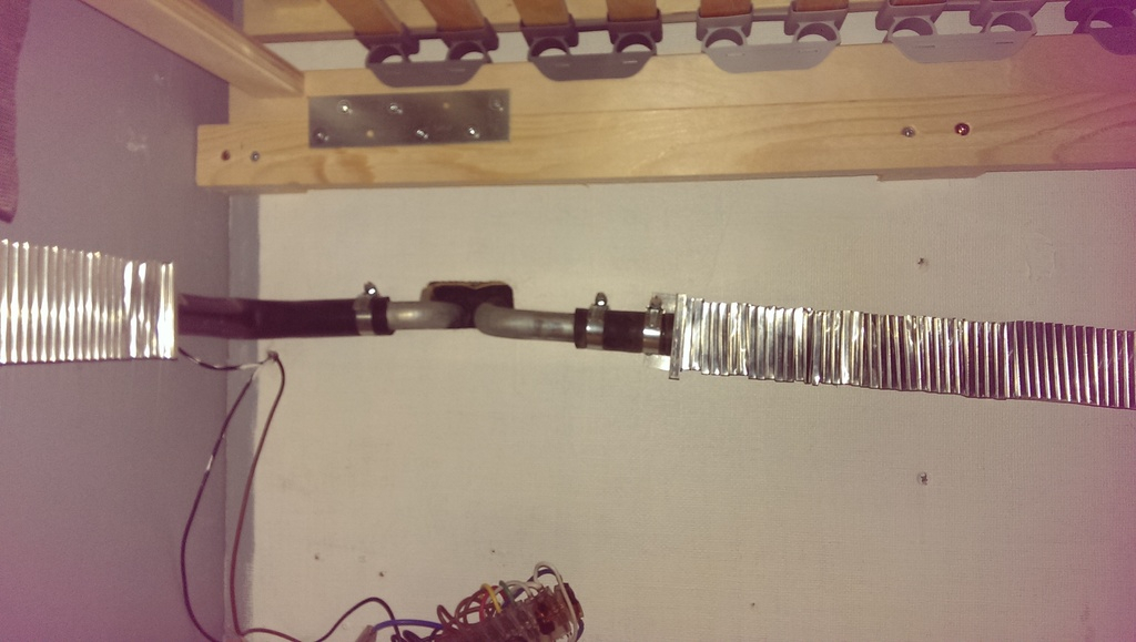 Fastsättning av sängen vänster fram på lite avstånd