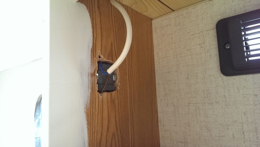 Baksidan av knappen till ytterbelysningen i husvagnen