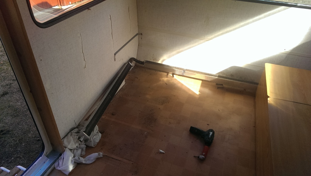 Ena soffan demonterad