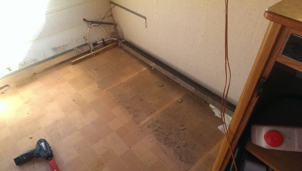 Båda sofforna demonterade