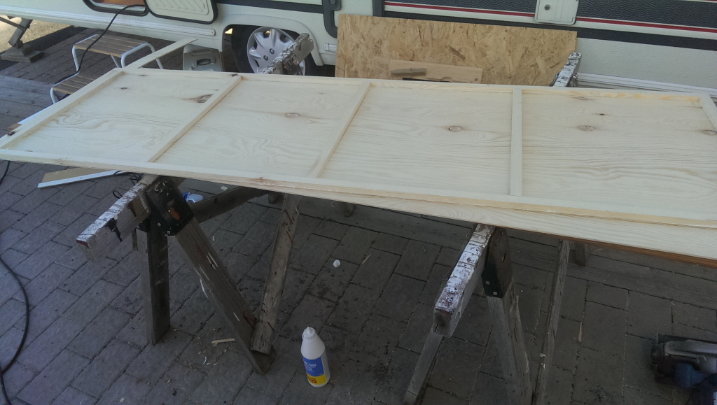 nya väggen till toaletten byggs