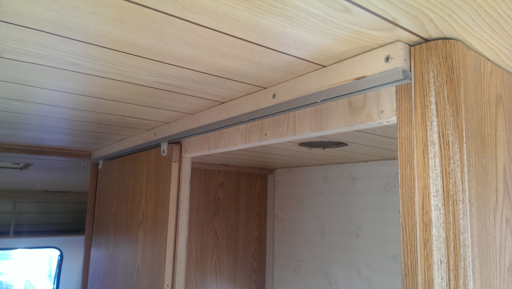 listen till skjutdörren på plats